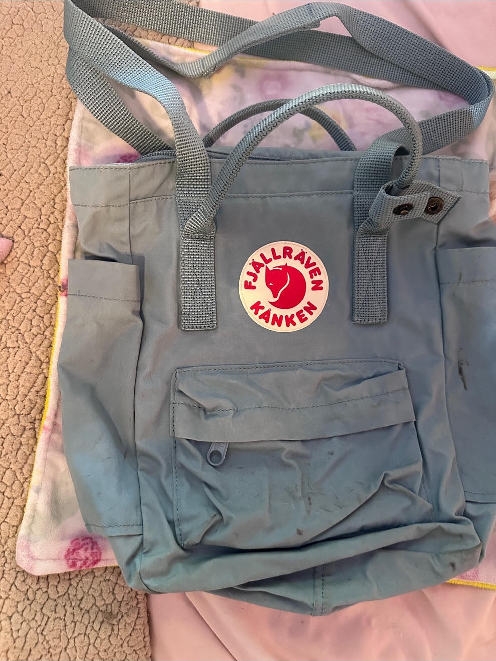 Fjallraven Kånken Tote in Pale Blue with Red Logo